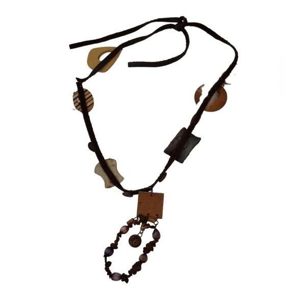 Tribal Feather Wood Brown Leather Handcrafted Necklace - Picture 4 of 4